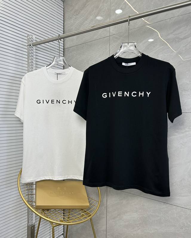 Givenchy 纪梵希 2024夏季新品上市时尚经典圆领短袖情侣款时尚单品设计 更加时尚舒适 高标准定制 上身非常有型 前后品牌logo印花图案 客供辅料 客
